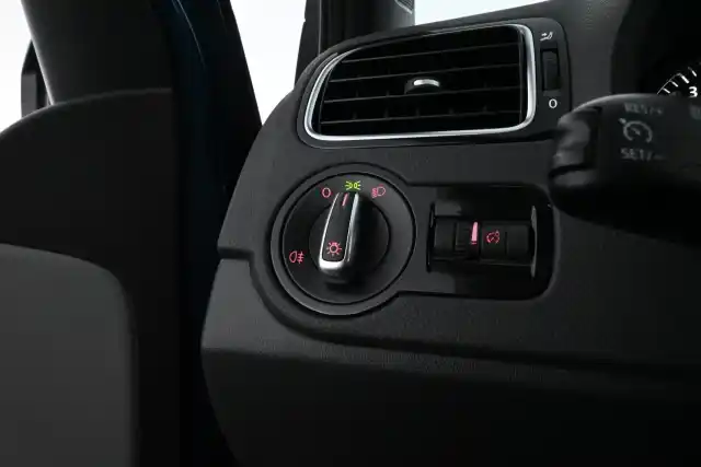 Sininen Viistoperä, Volkswagen Polo – YVY-202