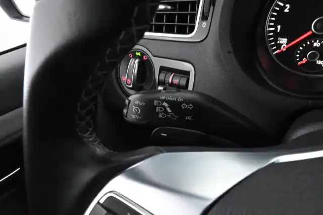 Sininen Viistoperä, Volkswagen Polo – YVY-202