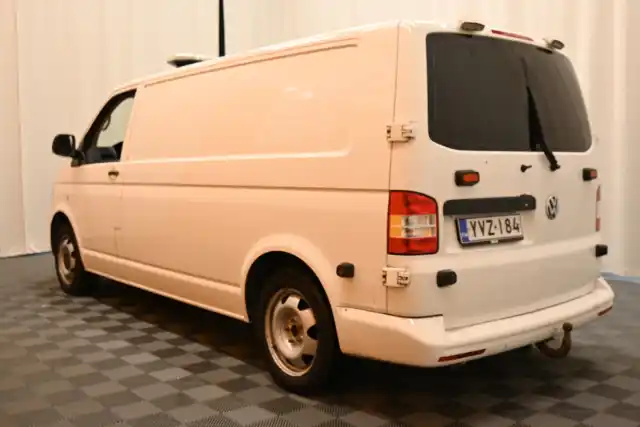 Valkoinen Pakettiauto, Volkswagen Transporter – YVZ-184