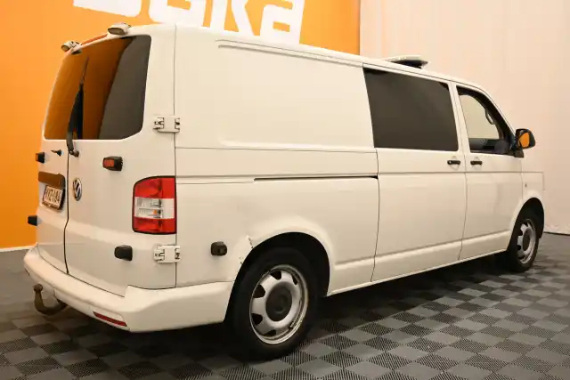 Valkoinen Pakettiauto, Volkswagen Transporter – YVZ-184