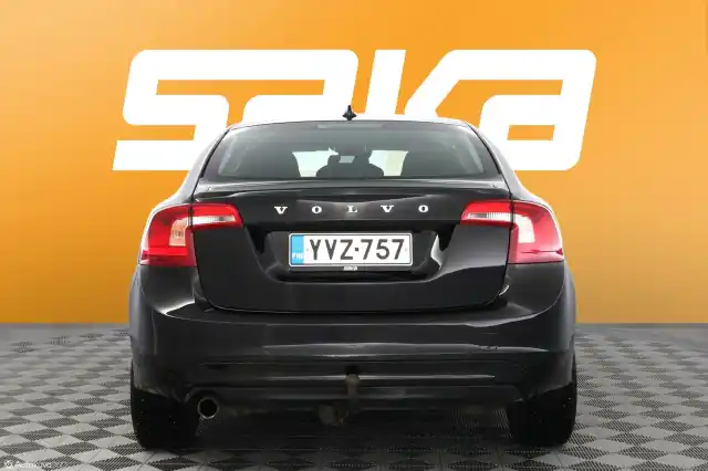 Musta Sedan, Volvo S60 – YVZ-757