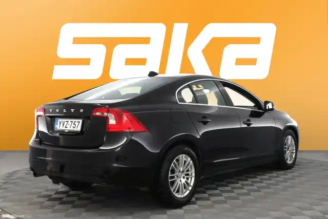 Musta Sedan, Volvo S60 – YVZ-757