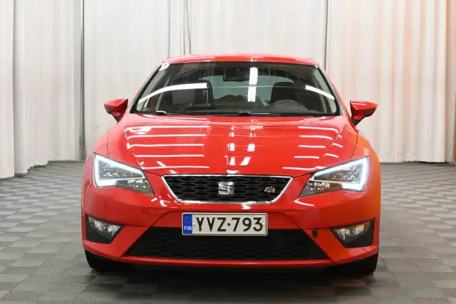 Punainen Viistoperä, Seat Leon – YVZ-793