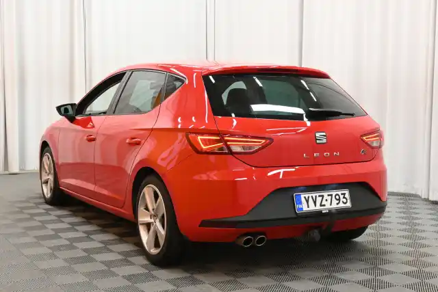 Punainen Viistoperä, Seat Leon – YVZ-793