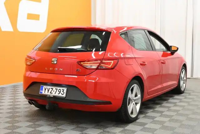 Punainen Viistoperä, Seat Leon – YVZ-793