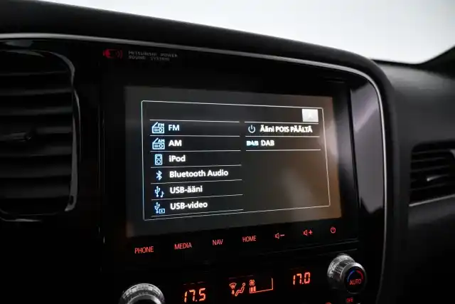Harmaa Maastoauto, Mitsubishi Outlander PHEV – YXB-889