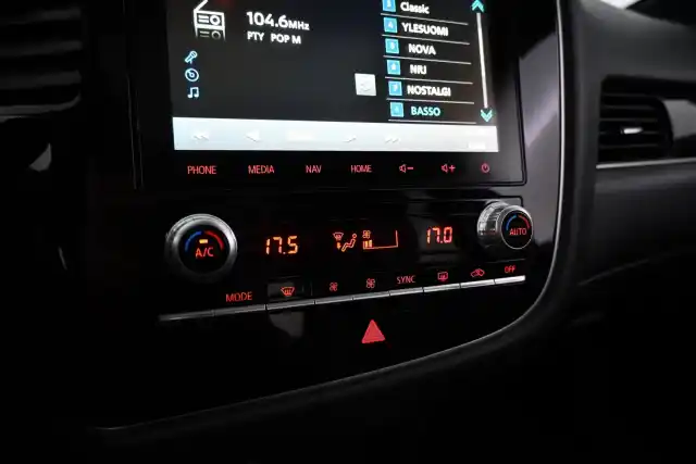 Harmaa Maastoauto, Mitsubishi Outlander PHEV – YXB-889