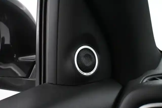 Harmaa Maastoauto, Mitsubishi Outlander PHEV – YXB-889
