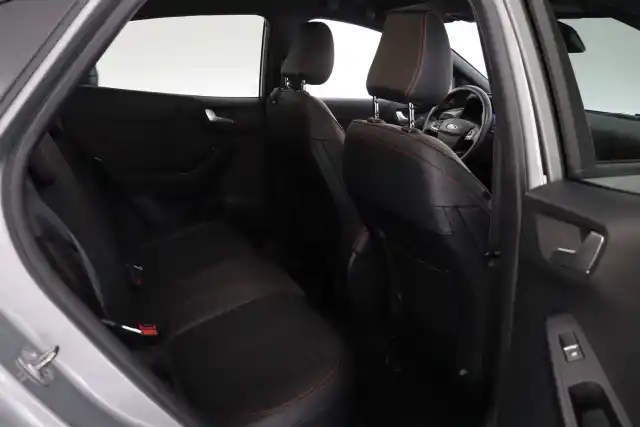 Harmaa Maastoauto, Ford Puma – YXC-778