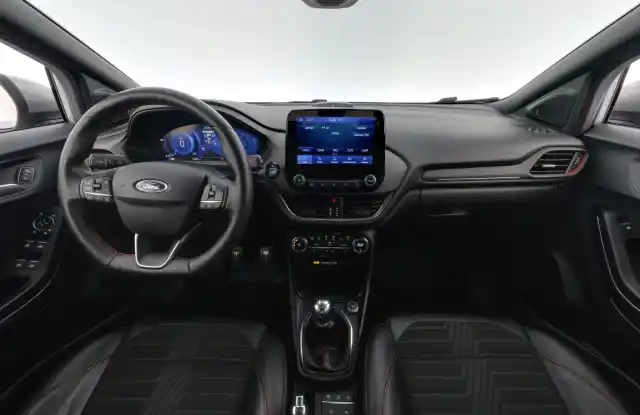 Harmaa Maastoauto, Ford Puma – YXC-778