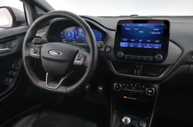 Harmaa Maastoauto, Ford Puma – YXC-778