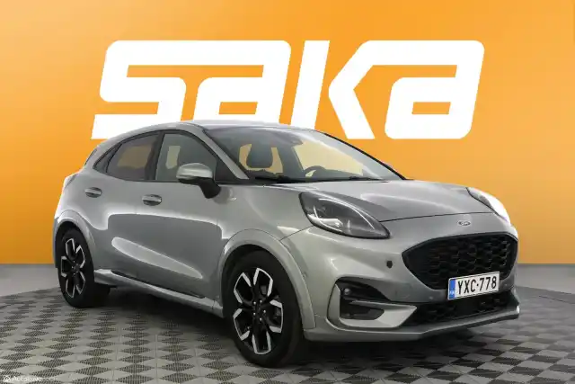 Harmaa Maastoauto, Ford Puma – YXC-778