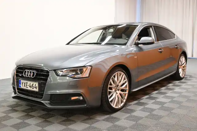 Harmaa Viistoperä, Audi A5 – YXE-464