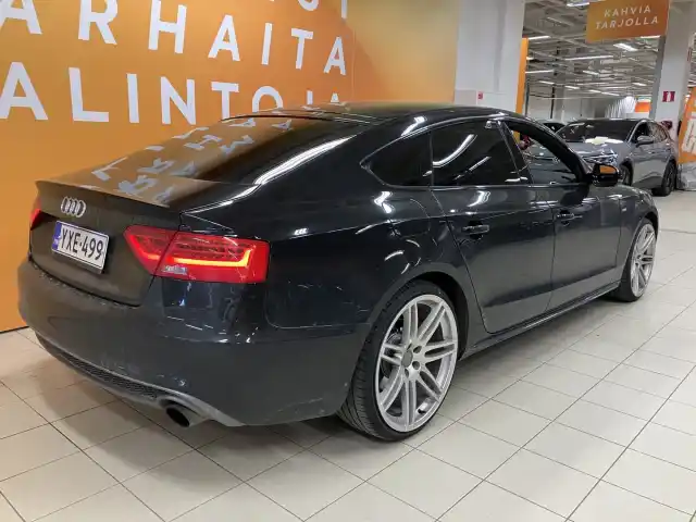 Musta Viistoperä, Audi A5 – YXE-499
