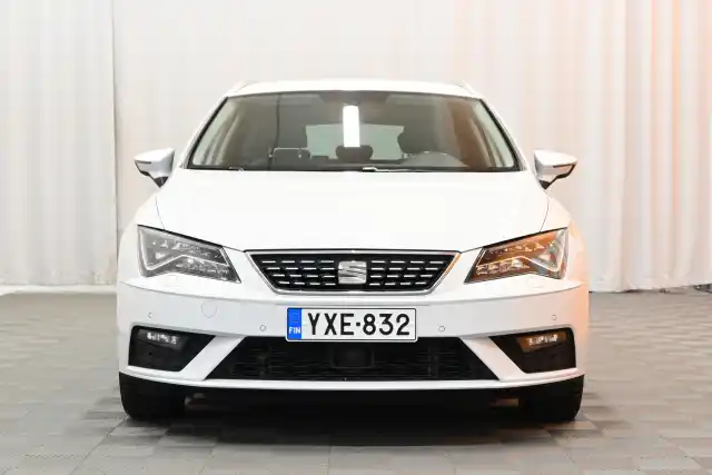 Valkoinen Farmari, Seat LEON – YXE-832