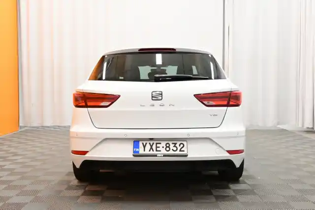 Valkoinen Farmari, Seat LEON – YXE-832