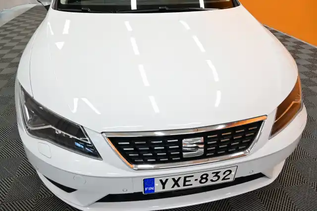 Valkoinen Farmari, Seat LEON – YXE-832