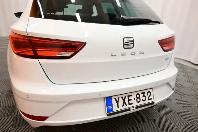 Valkoinen Farmari, Seat LEON – YXE-832