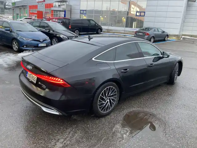 Musta Viistoperä, Audi A7 – YXE-835