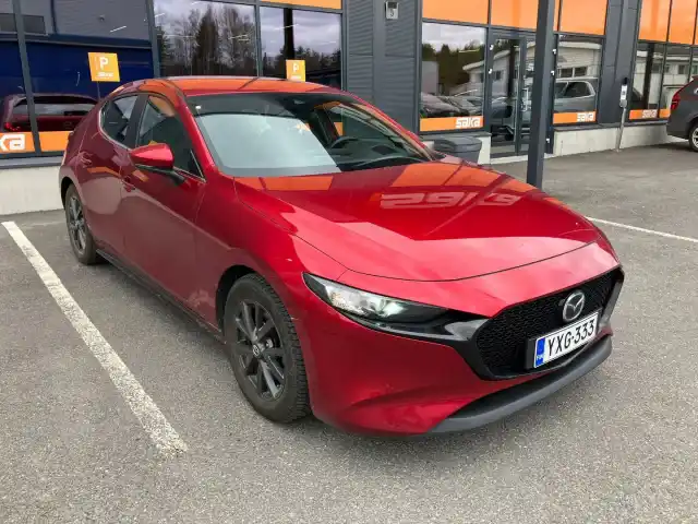Punainen Viistoperä, Mazda 3 – YXG-333