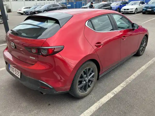 Punainen Viistoperä, Mazda 3 – YXG-333