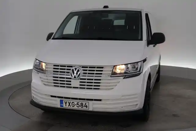 Valkoinen Pakettiauto, Volkswagen Transporter – YXG-584