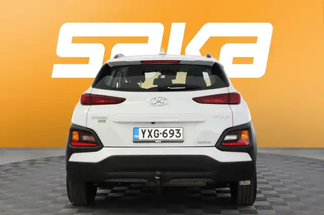 Valkoinen Maastoauto, Hyundai KONA – YXG-693