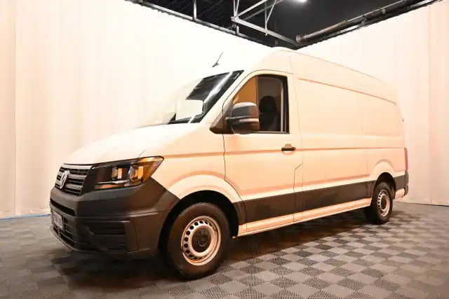 Valkoinen Pakettiauto, Volkswagen Crafter – YXH-109