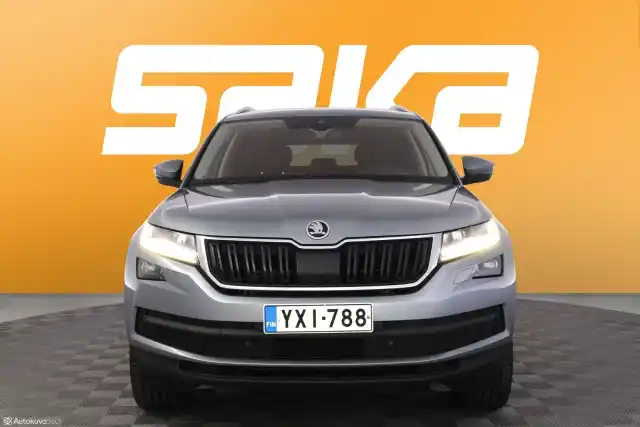 Harmaa Maastoauto, Skoda Kodiaq – YXI-788