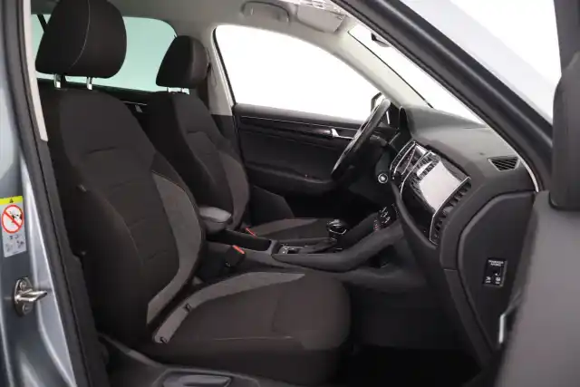 Harmaa Maastoauto, Skoda Kodiaq – YXI-788