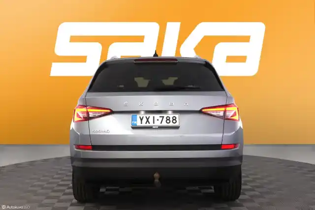 Harmaa Maastoauto, Skoda Kodiaq – YXI-788