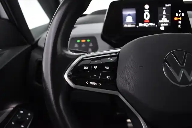 Valkoinen Viistoperä, Volkswagen ID.3 – YXJ-525