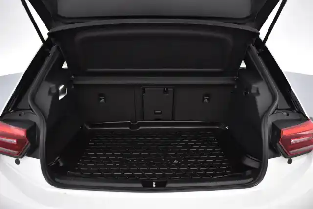 Valkoinen Viistoperä, Volkswagen ID.3 – YXJ-525