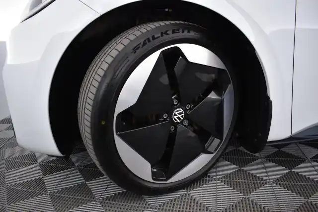 Valkoinen Viistoperä, Volkswagen ID.3 – YXJ-525