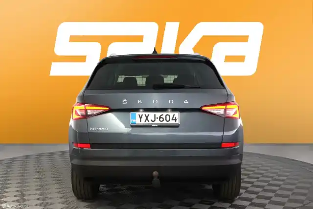 Harmaa Maastoauto, Skoda Kodiaq – YXJ-604