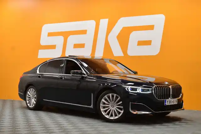 Musta Sedan, BMW 745 – YXK-619