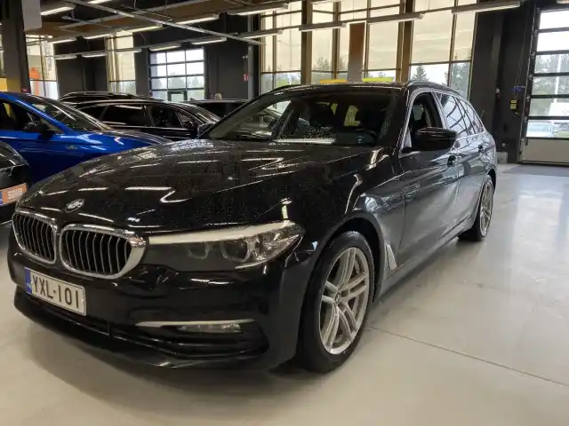 Musta Farmari, BMW 520 – YXL-101