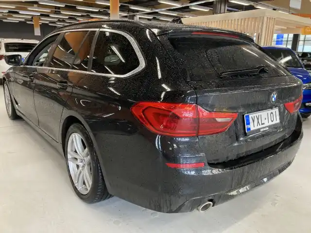 Musta Farmari, BMW 520 – YXL-101