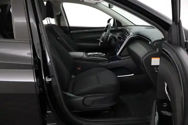 Musta Maastoauto, Hyundai Tucson – YXL-313