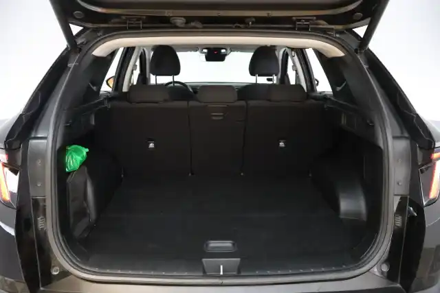Musta Maastoauto, Hyundai Tucson – YXL-313