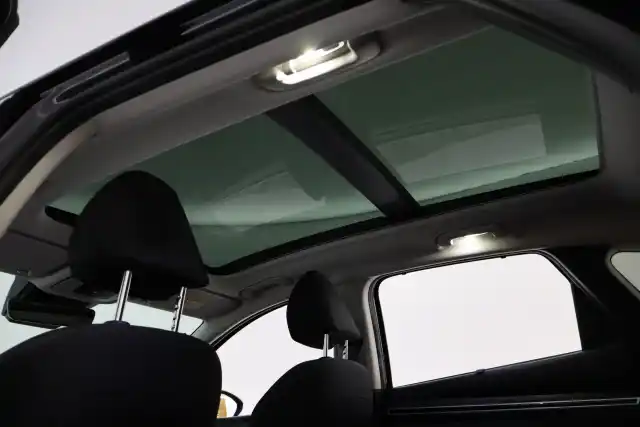 Musta Maastoauto, Hyundai Tucson – YXL-313