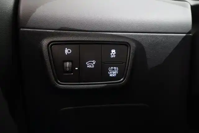 Musta Maastoauto, Hyundai Tucson – YXL-313