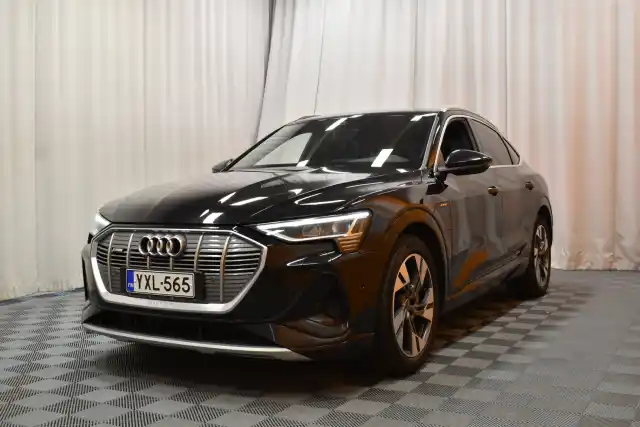 Musta Viistoperä, Audi e-tron – YXL-565