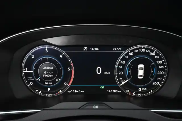 Valkoinen Sedan, Volkswagen Passat – YXM-605