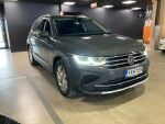 Harmaa Maastoauto, Volkswagen Tiguan – YXN-759, kuva 1