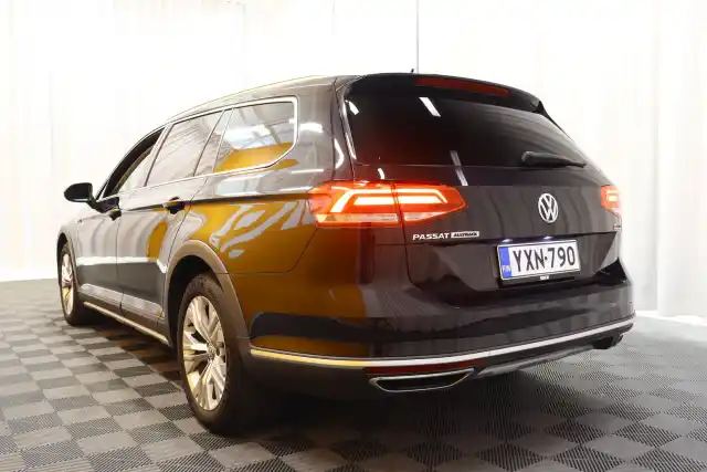 Musta Farmari, Volkswagen Passat – YXN-790