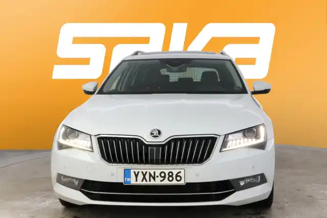 Valkoinen Farmari, Skoda Superb – YXN-986