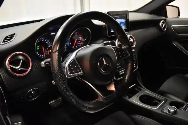 Hopea Viistoperä, Mercedes-Benz A – YXO-121