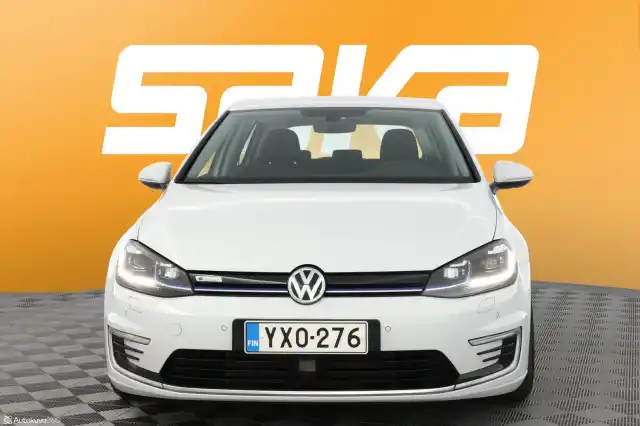 Valkoinen Viistoperä, Volkswagen Golf – YXO-276