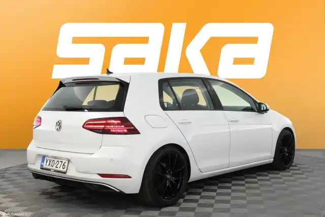 Valkoinen Viistoperä, Volkswagen Golf – YXO-276